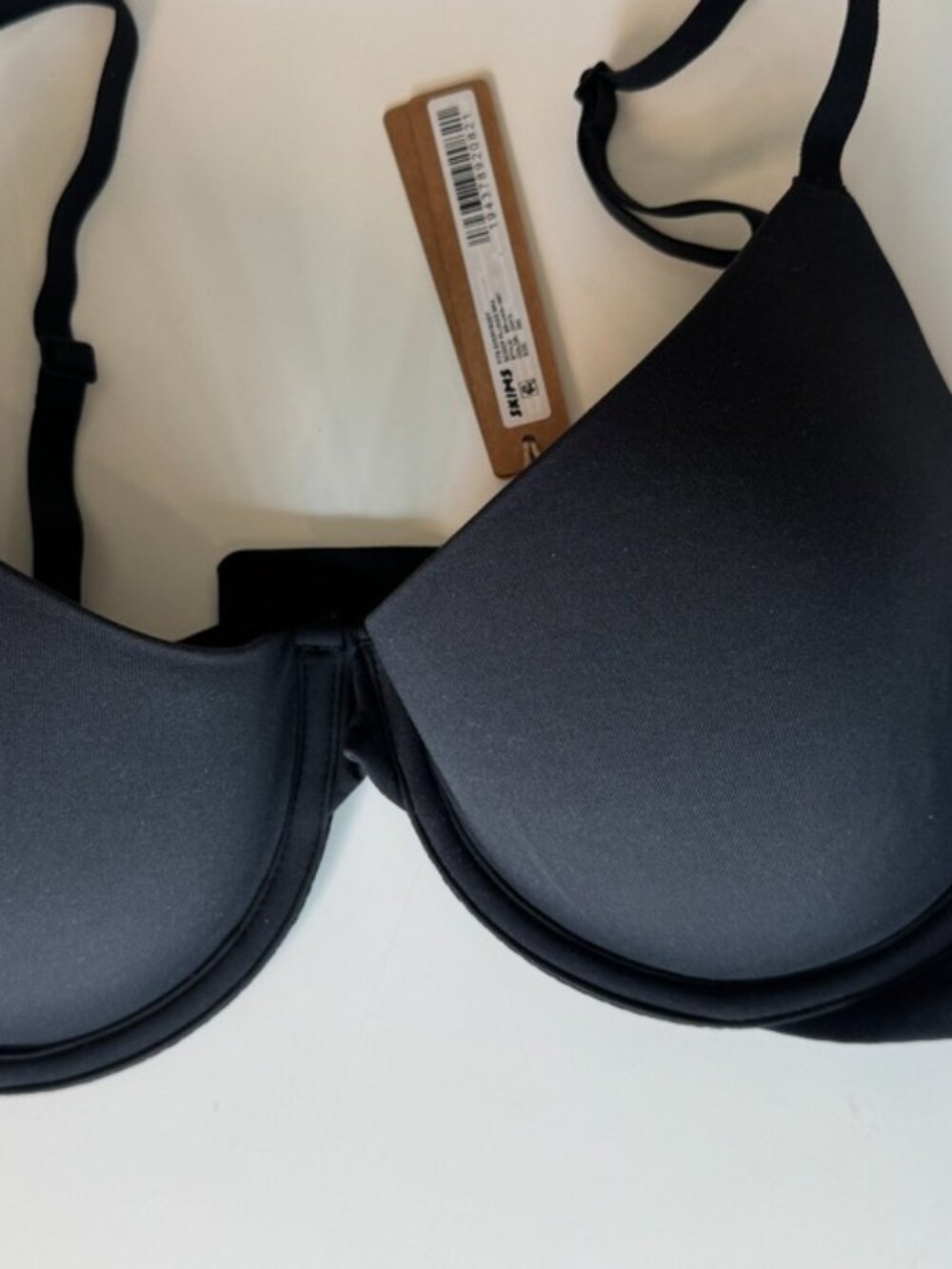 Skims Fits Everybody T-shirt Scoop Plunge Bra Black NWT Size 36C - Picture 2 of 4